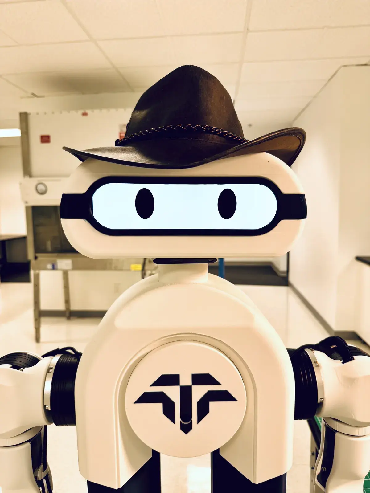The Tactus AI robot wearing a cowboy hat in the spirit of San Antonio